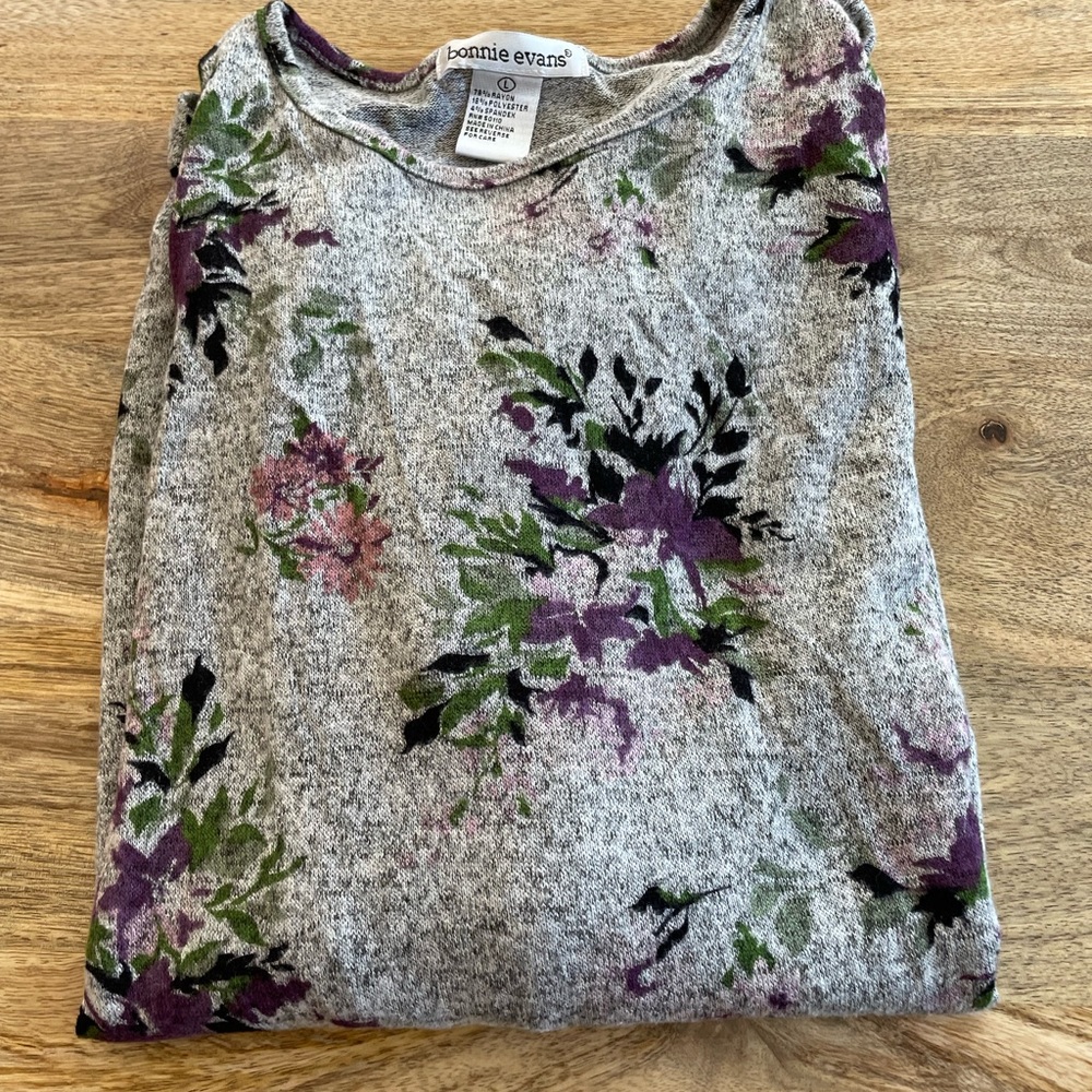 Women’s 3/4 Sleeve Gray Sweater